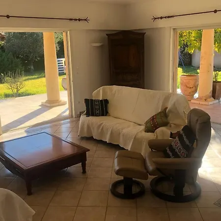 Spacious Family House Near The Sea Hotel