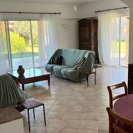 Spacious Family House Near The Sea Hotel 4*